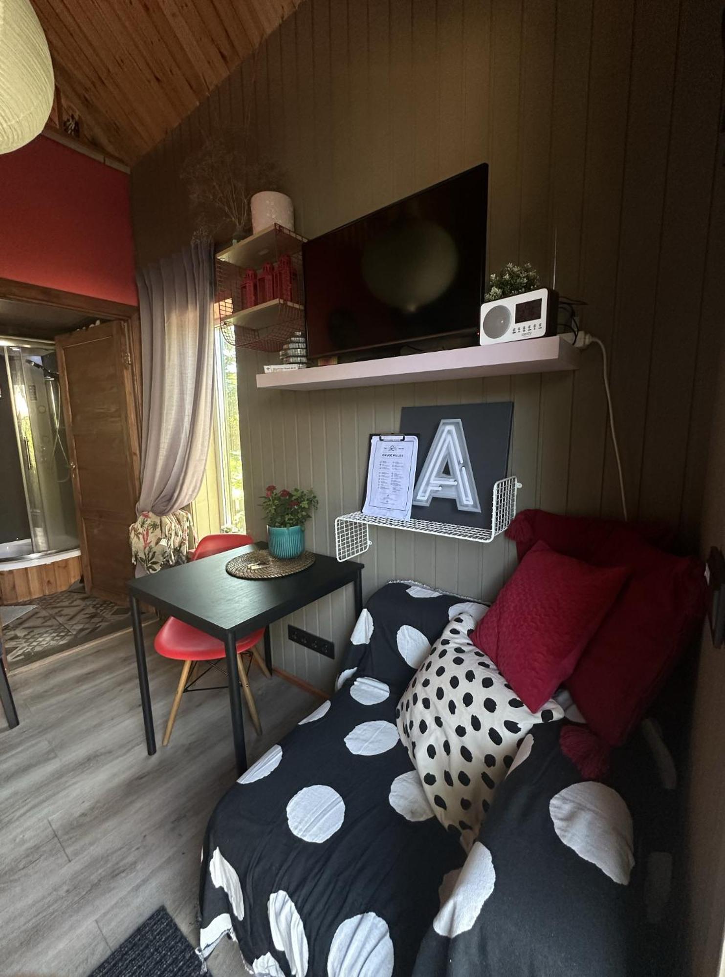 Вилла Amazing Little House On An Island With Garden Рига Экстерьер фото